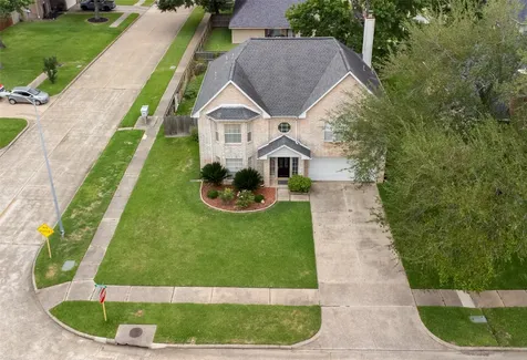 303 Welford Lane Highlands TX 77562
