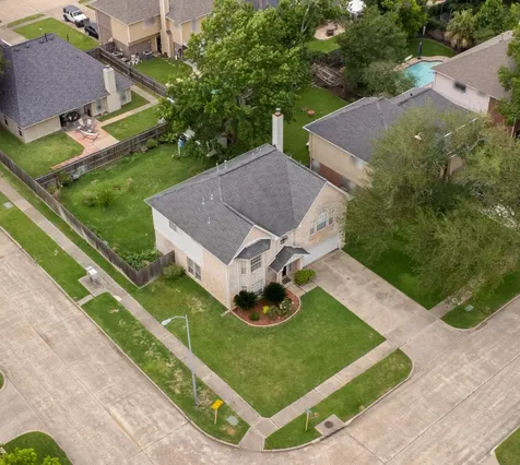 303 Welford Lane Highlands TX 77562