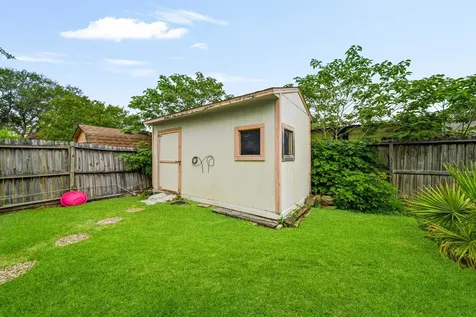 1305 Mcdonald Street Deer Park TX 77536