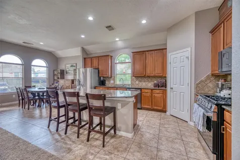 6 Red Adler Place The Woodlands TX 77382