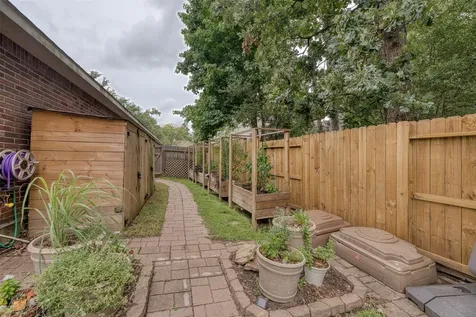 6 Red Adler Place The Woodlands TX 77382