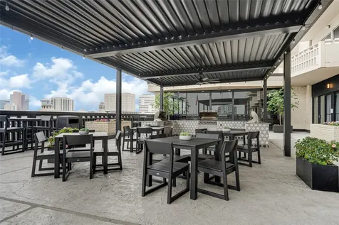 2016 Main Street 1707 Houston TX 77002
