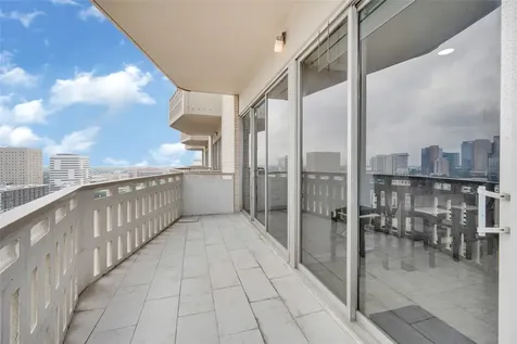 2016 Main Street 1707 Houston TX 77002