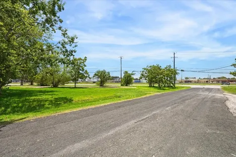 408 N Oak Street Texas City TX 77591