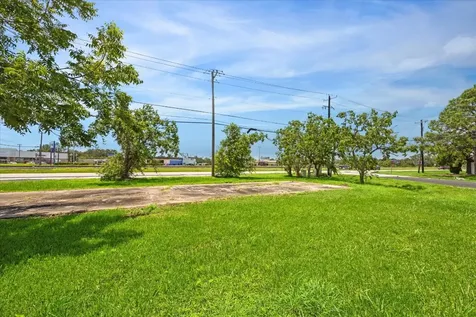 408 N Oak Street Texas City TX 77591