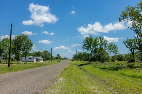 10649 Atakapan Trail Bedias TX 77831