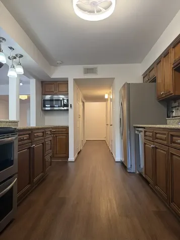 12925 Trail Hollow Drive 2925 Houston TX 77079