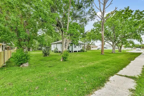 2404 Pearland Avenue Pearland TX 77581