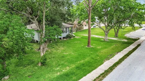 2404 Pearland Avenue Pearland TX 77581