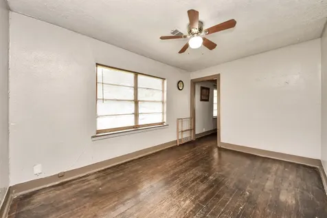 204 S 4th Street Alvin TX 77511