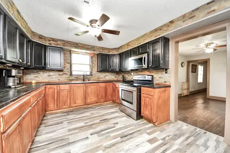 204 S 4th Street Alvin TX 77511