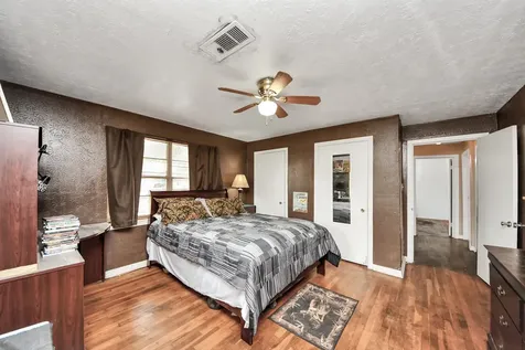 204 S 4th Street Alvin TX 77511