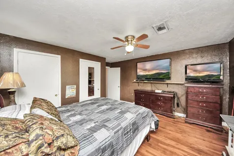 204 S 4th Street Alvin TX 77511