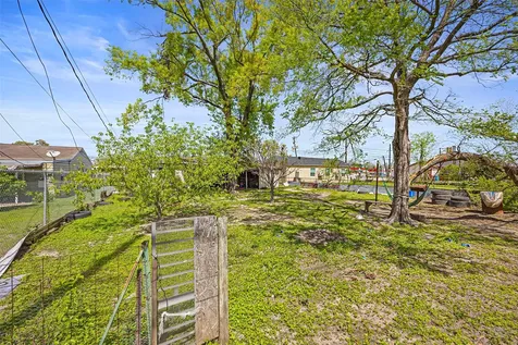 13338 Vicksburg Street Houston TX 77015
