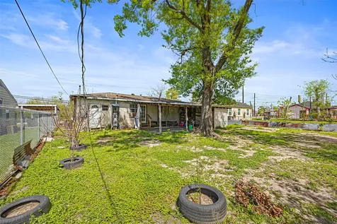 13338 Vicksburg Street Houston TX 77015