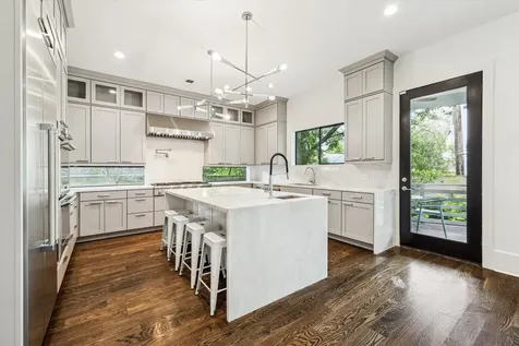 1010 Waltway Drive Houston TX 77008