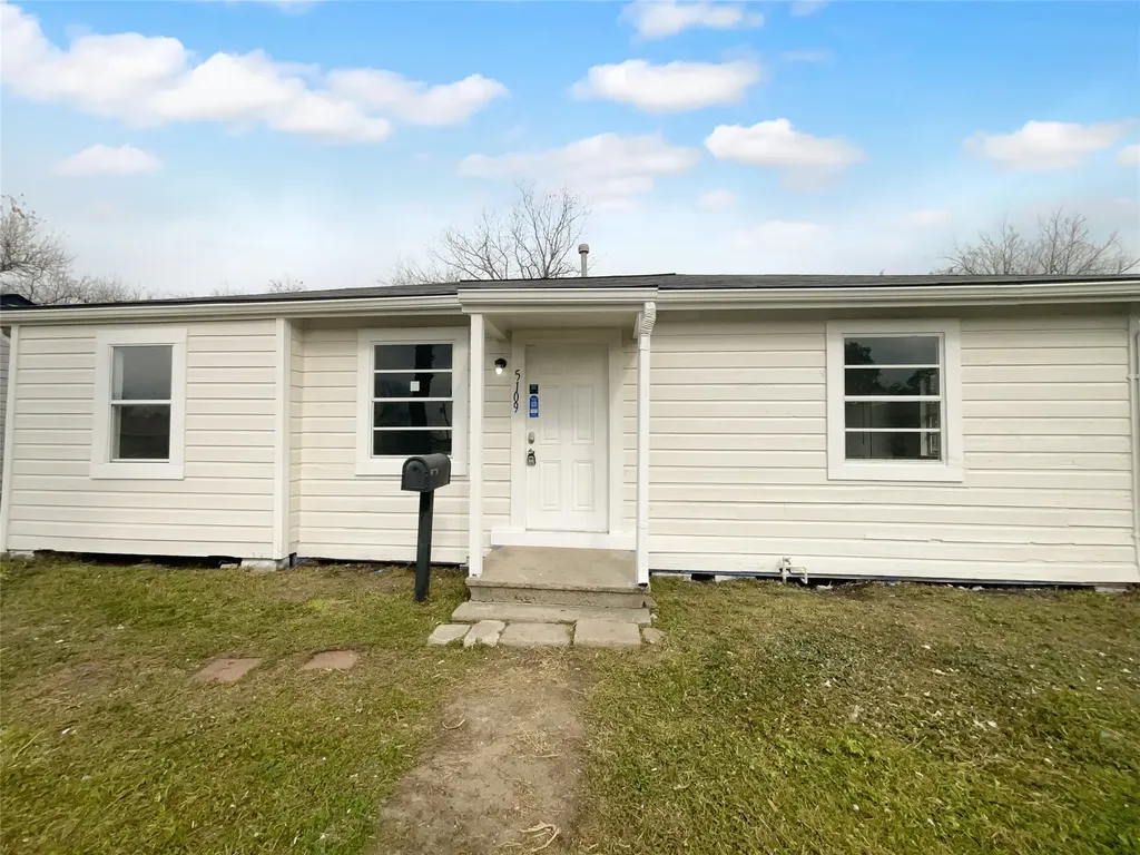 5109 Wilmington Street Houston TX 77033