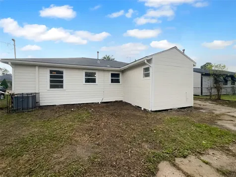 5109 Wilmington Street Houston TX 77033