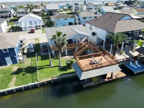 1006 Redfish Street Bayou Vista TX 77563