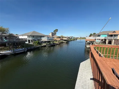 1006 Redfish Street Bayou Vista TX 77563