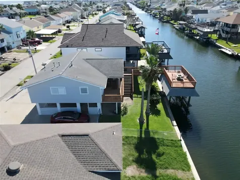 1006 Redfish Street Bayou Vista TX 77563