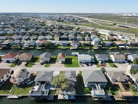 1006 Redfish Street Bayou Vista TX 77563