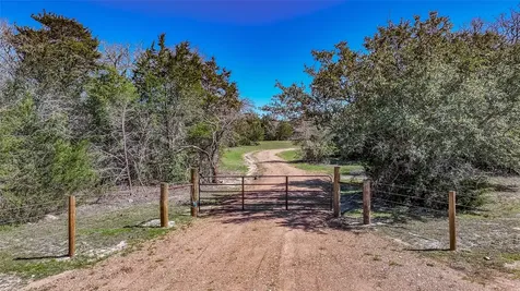 3817 Fm 154 Muldoon TX 78949