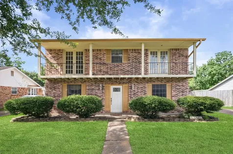 12235 Alston Drive Meadows Place TX 77477