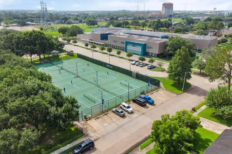 12235 Alston Drive Meadows Place TX 77477