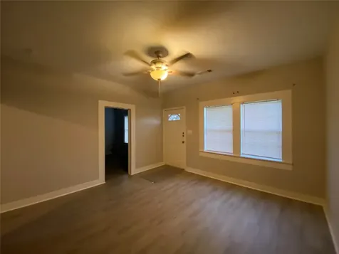 121 Parker Lane West Columbia TX 77486