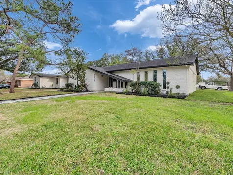 5675 Sylmar Road Houston TX 77081