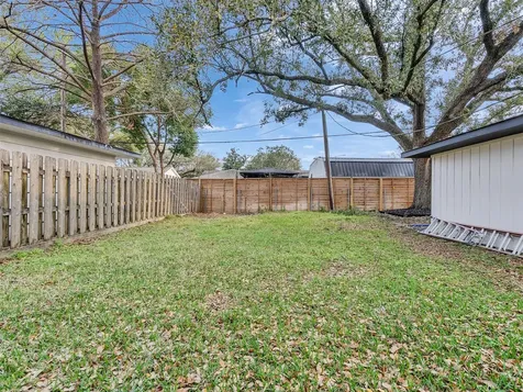5675 Sylmar Road Houston TX 77081