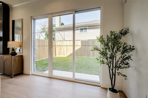 2011 Hopkins Street Houston TX 77006