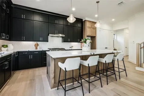 2011 Hopkins Street Houston TX 77006