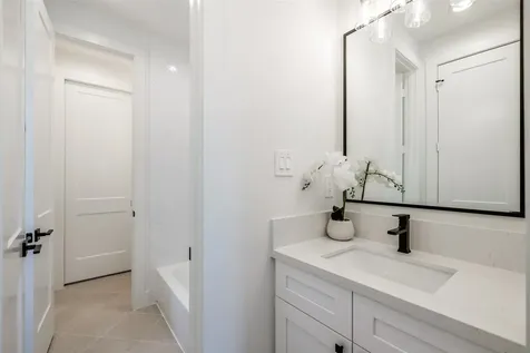 2011 Hopkins Street Houston TX 77006