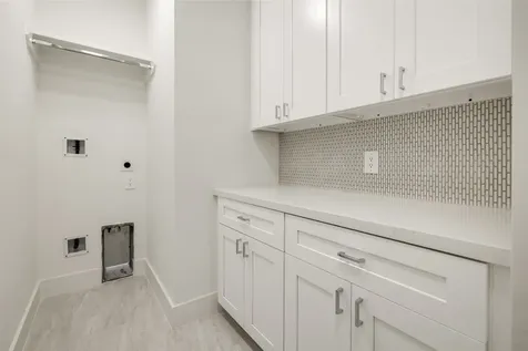 2011 Hopkins Street Houston TX 77006