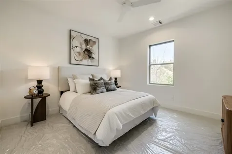 2011 Hopkins Street Houston TX 77006