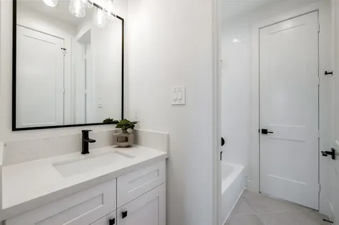 2011 Hopkins Street Houston TX 77006