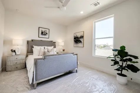 2011 Hopkins Street Houston TX 77006