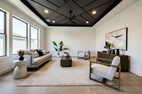 2011 Hopkins Street Houston TX 77006