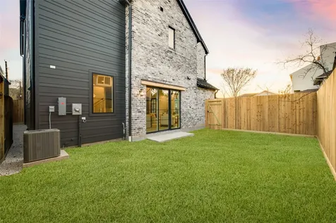 2011 Hopkins Street Houston TX 77006