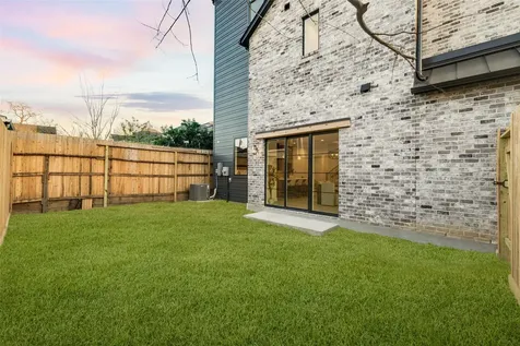 2011 Hopkins Street Houston TX 77006