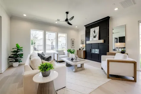 2011 Hopkins Street Houston TX 77006