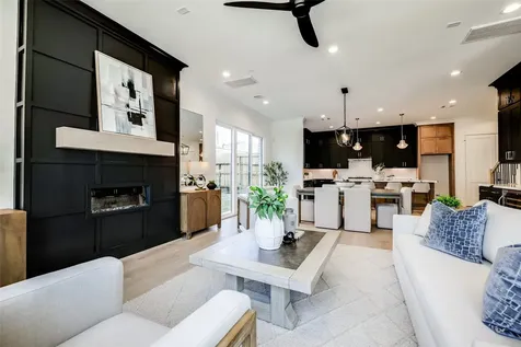 2011 Hopkins Street Houston TX 77006