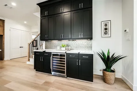 2011 Hopkins Street Houston TX 77006