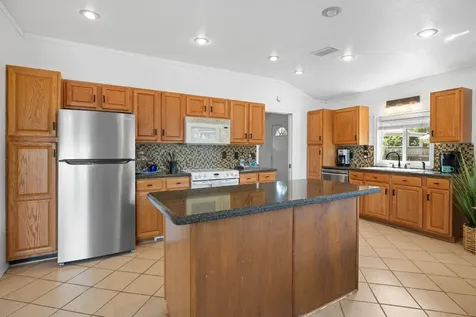 20559 Red Bud Court Thornton TX 76687