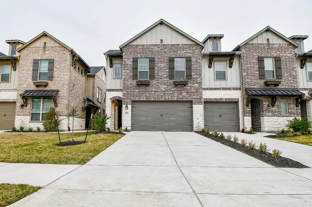 6562 Scarlet Pond Lane Fulshear TX 77441