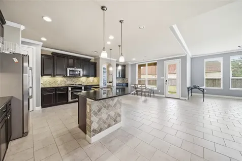 5303 Mesquite Willow Lane Rosharon TX 77583