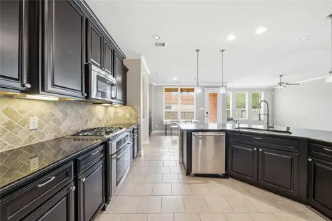5303 Mesquite Willow Lane Rosharon TX 77583