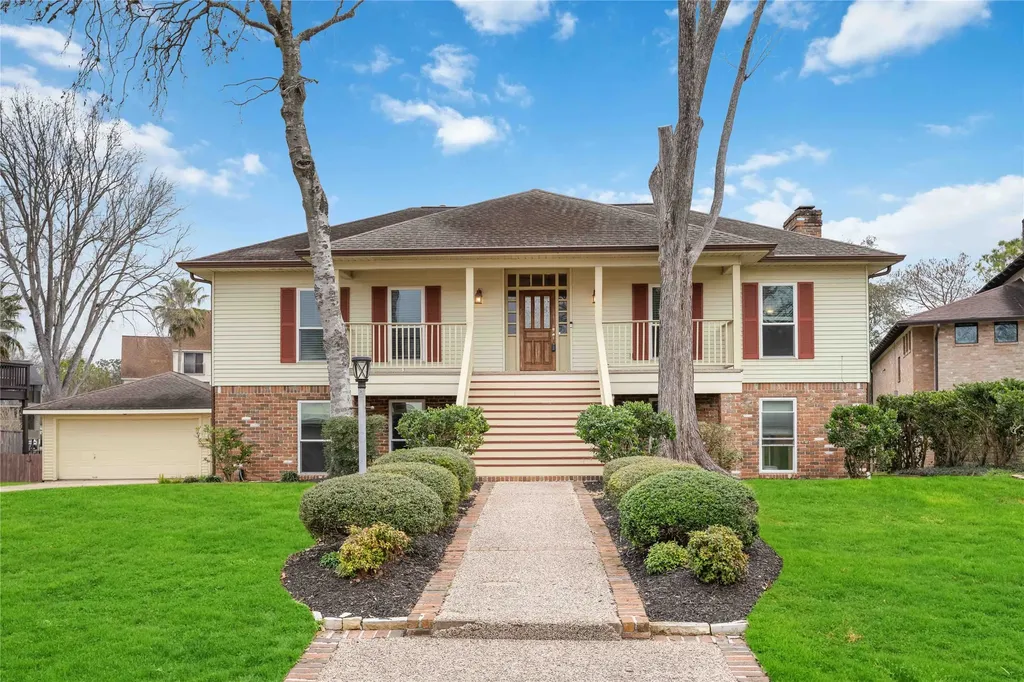 18623 Point Lookout Drive Nassau Bay TX 77058